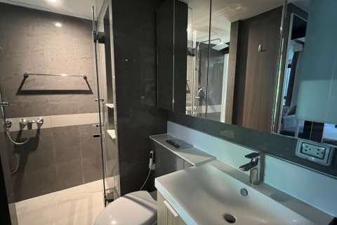 Condominio de 1 dormitorio en Watthana, Bangkok, Tailandia № 200667 - foto 12