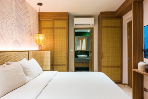 Condo in Bang Tao, Thailand, 2 bedrooms  № 210233 - photo 14