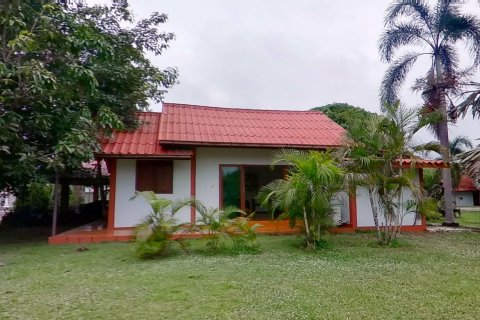 Chalet de 10 dormitorios en Hang Dong, Tailandia № 167576 - foto 13
