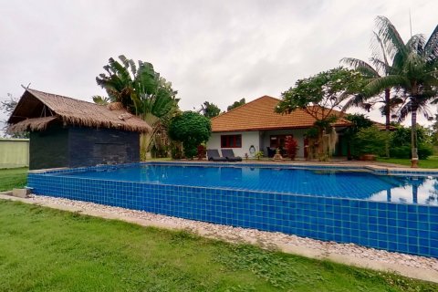 Chalet de 10 dormitorios en Hang Dong, Tailandia № 167576 - foto 9