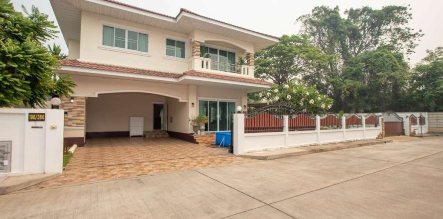 Casa de 3 dormitorios en Chiang Mai, Tailandia № 167144