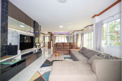 Casa de 3 dormitorios en Chiang Mai, Tailandia № 167144 - foto 14