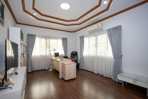 Casa de 3 dormitorios en Chiang Mai, Tailandia № 167144 - foto 19