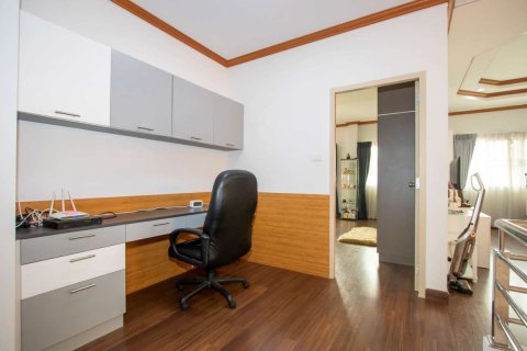 Casa de 3 dormitorios en Chiang Mai, Tailandia № 167144 - foto 12