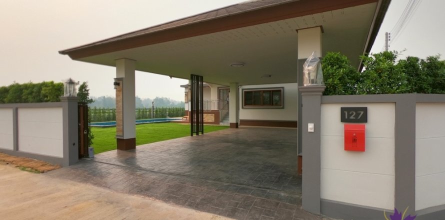 House in Chiang Mai, Thailand 4 bedrooms № 200384
