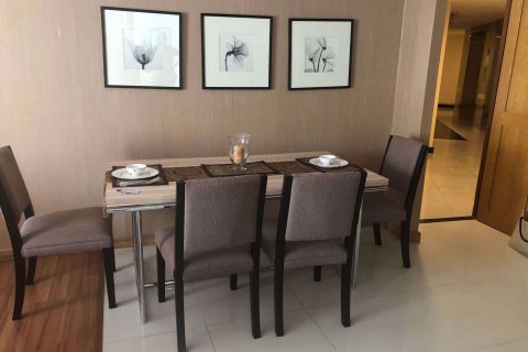 Condominio de 2 dormitorios en Phaya Thai, Bangkok, Tailandia № 47526 - foto 2