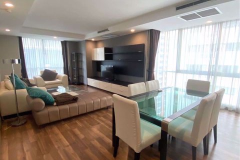 Condominio de 2 dormitorios en Pathum Wan, Bangkok, Tailandia № 47525 - foto 2