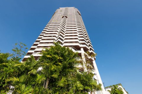 Condominio de 4 dormitorios en Bangkok, Tailandia № 133764 - foto 30