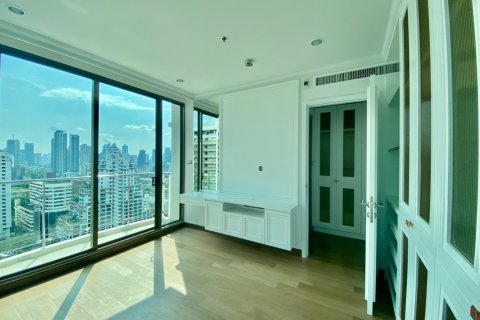 Condo in Watthana, Bangkok, Thailand, 3 bedrooms  № 133761 - photo 20