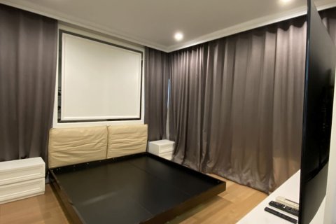 Condo in Watthana, Bangkok, Thailand, 3 bedrooms  № 133761 - photo 23