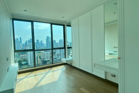 Condo in Watthana, Bangkok, Thailand, 3 bedrooms  № 133761 - photo 13