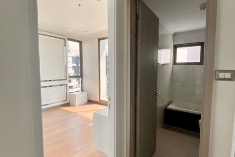 Condo in Watthana, Bangkok, Thailand, 3 bedrooms  № 133761 - photo 17