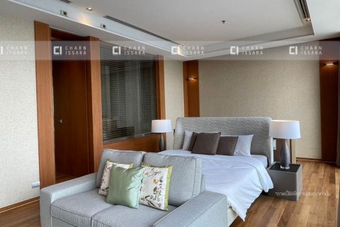Ático de 4 dormitorios en Bangkok, Tailandia № 133760 - foto 14