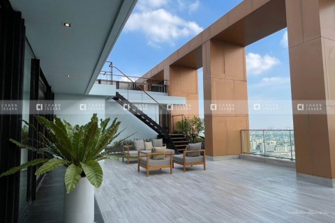 Ático de 4 dormitorios en Bangkok, Tailandia № 133760 - foto 10