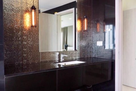 Condominio de 2 dormitorios en Bangkok, Tailandia № 133766 - foto 18