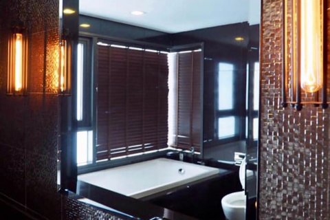 Condominio de 2 dormitorios en Bangkok, Tailandia № 133766 - foto 15