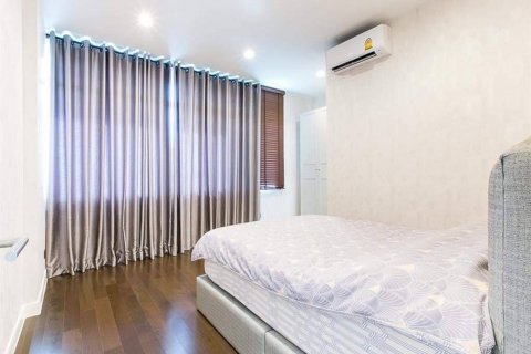 Chalet de 4 dormitorios en Bang Bon, Bangkok, Tailandia № 133765 - foto 10