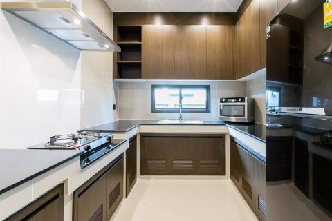 Chalet de 4 dormitorios en Bang Bon, Bangkok, Tailandia № 133765 - foto 16