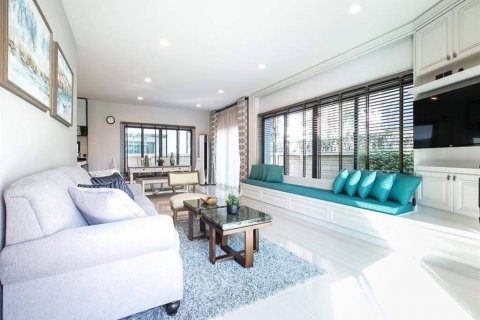 Chalet de 4 dormitorios en Bang Bon, Bangkok, Tailandia № 133765 - foto 3