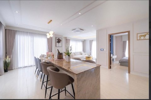 Chalet de 4 dormitorios en Pattaya, Tailandia № 172582 - foto 12