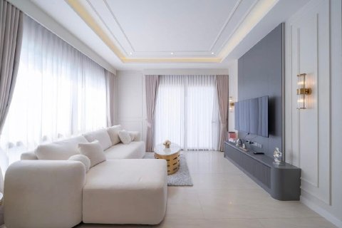 Chalet de 4 dormitorios en Pattaya, Tailandia № 172582 - foto 7