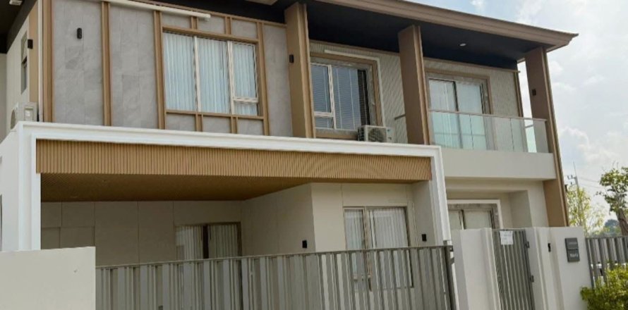 Chalet de 4 dormitorios en Pattaya, Tailandia № 172582