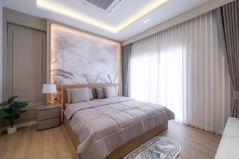 Chalet de 4 dormitorios en Pattaya, Tailandia № 172582 - foto 13