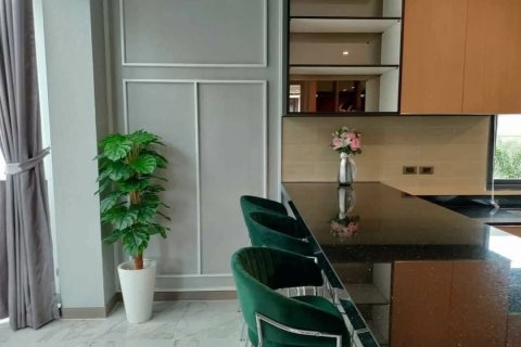 Chalet de 4 dormitorios en Pattaya, Tailandia № 172583 - foto 9