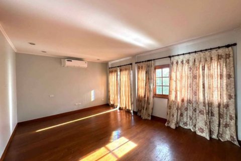 Casa de 3 dormitorios en Pattaya, Tailandia № 134551 - foto 7