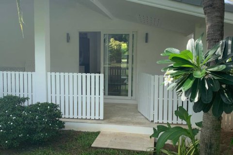 Chalet de 5 dormitorios en Surat Thani, Tailandia № 172660 - foto 4