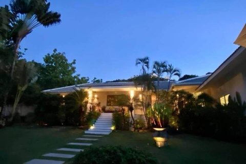 Chalet de 5 dormitorios en Surat Thani, Tailandia № 172660 - foto 8
