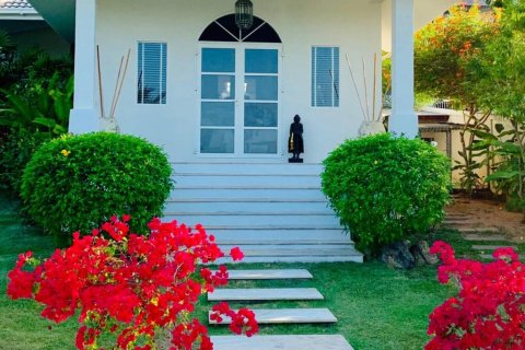 Chalet de 5 dormitorios en Surat Thani, Tailandia № 172660 - foto 7