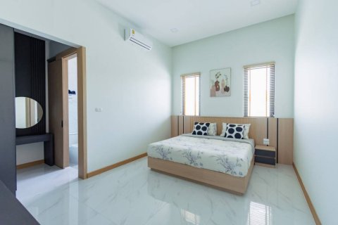 Chalet de 4 dormitorios en Hua Hin, Tailandia № 172655 - foto 8
