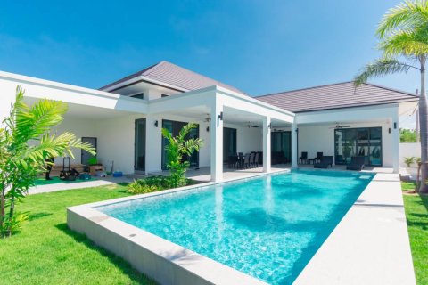 Chalet de 4 dormitorios en Hua Hin, Tailandia № 172655 - foto 2