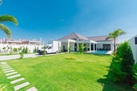 Chalet de 4 dormitorios en Hua Hin, Tailandia № 172655 - foto 3