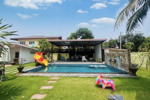 Chalet de 4 dormitorios en Hua Hin, Tailandia № 172657 - foto 3