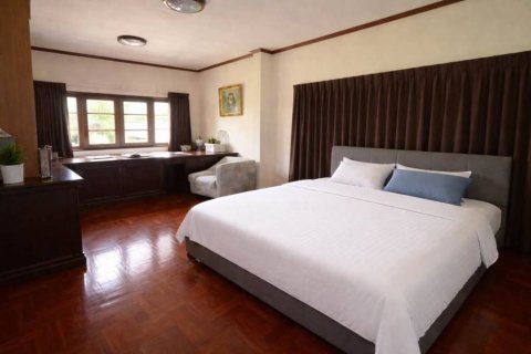 Casa de 5 dormitorios en Suan Luang, Bangkok, Tailandia № 172659 - foto 9
