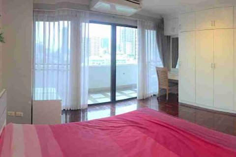 Condominio de 3 dormitorios en Bangkok, Tailandia № 183345 - foto 10