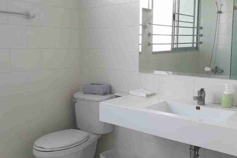 Condominio de 2 dormitorios en Thonburi, Bangkok, Tailandia № 183344 - foto 8