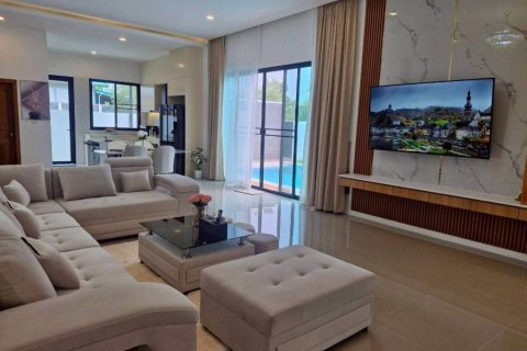 Chalet de 4 dormitorios en Pattaya, Tailandia № 134524 - foto 6