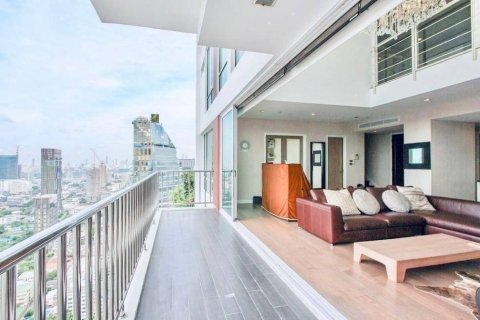 Condominio de 4 dormitorios en Bangkok, Tailandia № 181035 - foto 23