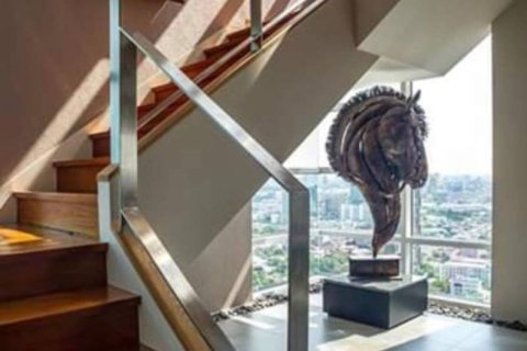 Condominio de 4 dormitorios en Bangkok, Tailandia № 181035 - foto 11