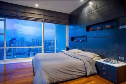 Condominio de 4 dormitorios en Bangkok, Tailandia № 181035 - foto 2
