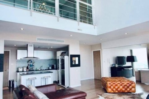 Condominio de 4 dormitorios en Bangkok, Tailandia № 181035 - foto 25