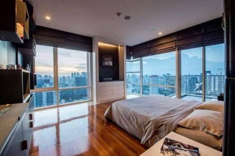Condominio de 4 dormitorios en Bangkok, Tailandia № 181035 - foto 3