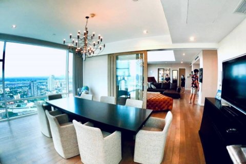 Condominio de 4 dormitorios en Bangkok, Tailandia № 181035 - foto 30