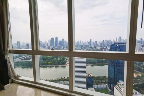Dúplex de 4 dormitorios en Bangkok, Tailandia № 181036 - foto 16