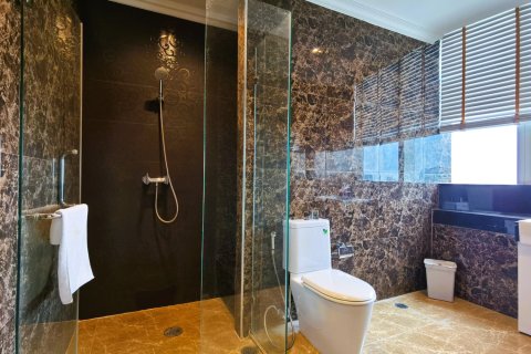 Dúplex de 4 dormitorios en Bangkok, Tailandia № 181036 - foto 12