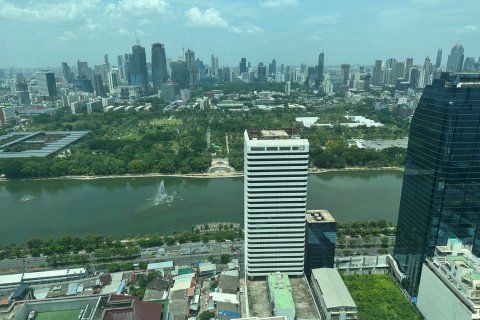 Dúplex de 4 dormitorios en Bangkok, Tailandia № 181036 - foto 2