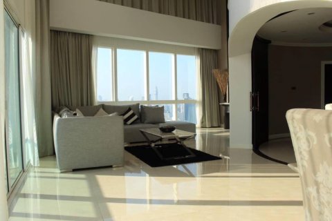 Dúplex de 4 dormitorios en Bangkok, Tailandia № 181036 - foto 8